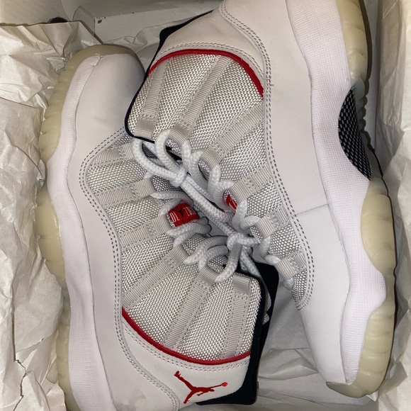 Brand new with box jordan 11 - Picture 6 of 6